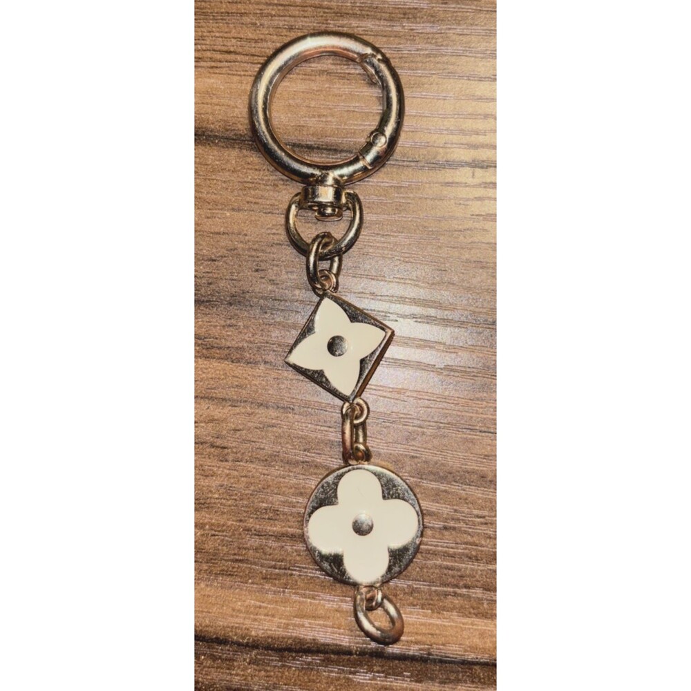 Authentic Louis Vuitton Fleur d'Epi Cream Bag Charm Key Chain  READ